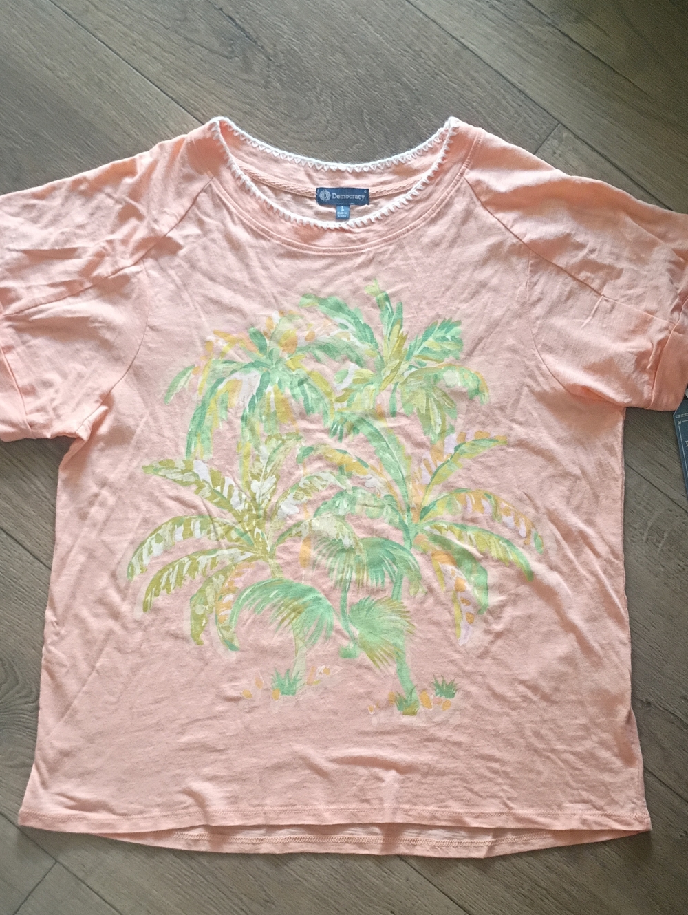 Women's Graphic T-Shirt Coral/Peach Hue